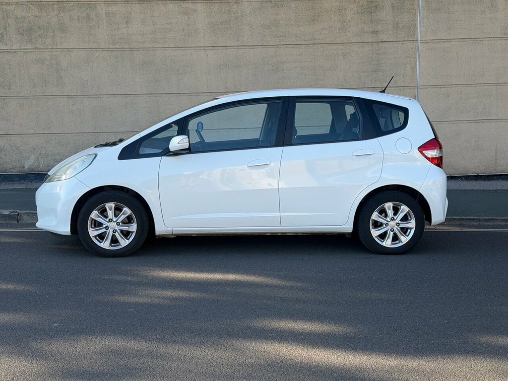 Honda Jazz 1.4L Es White #3