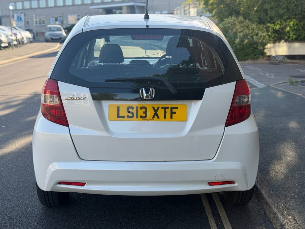 Honda Jazz 1.4L Es White #4