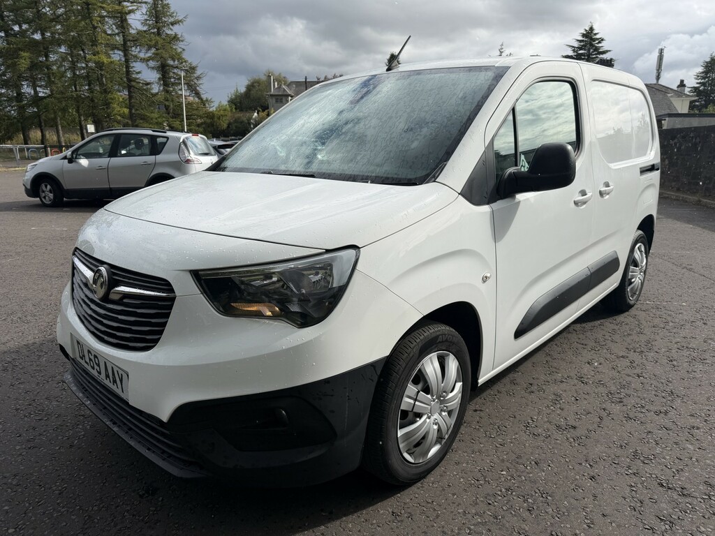 Vauxhall Combo Panel Van 1.5 Turbo D 2000 Edition 201969 DL69AAY White #3