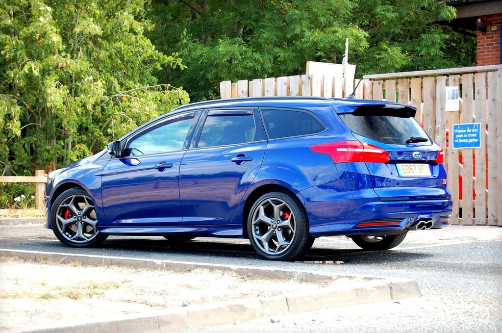 Ford Focus St-3 2.0 Ecoboost - Rare Estate Model - 27 800 Mil Blue #2