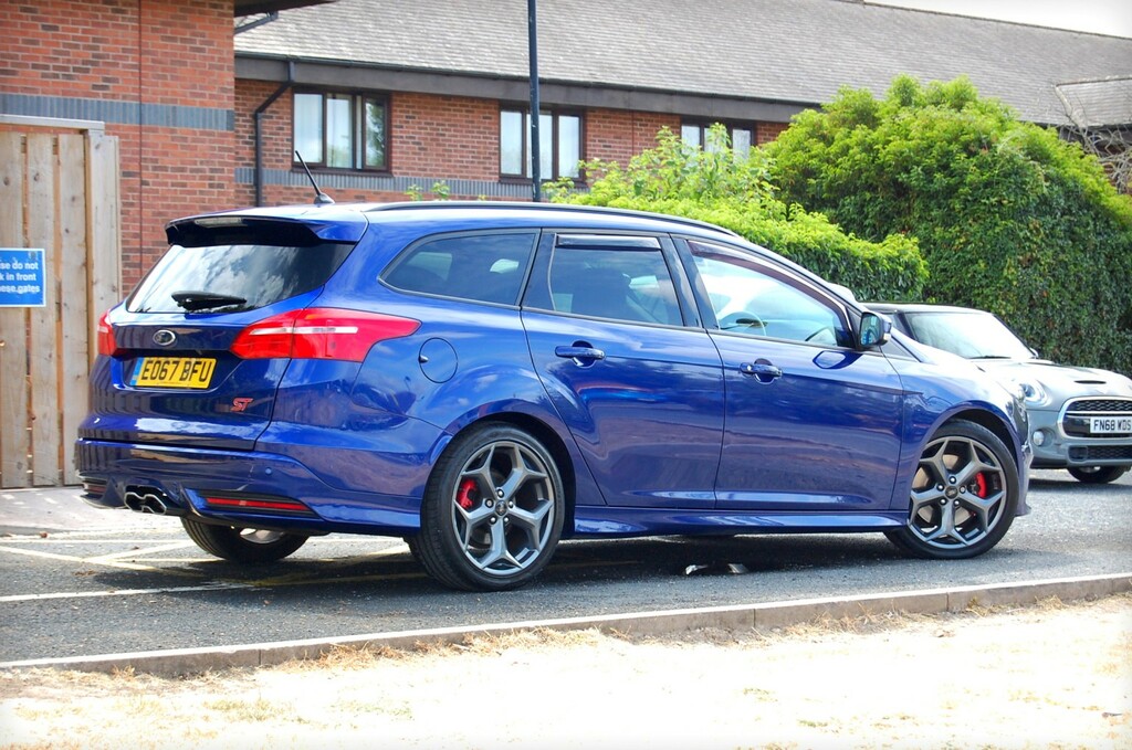 Ford Focus St-3 2.0 Ecoboost - Rare Estate Model - 27 800 Mil Blue #6