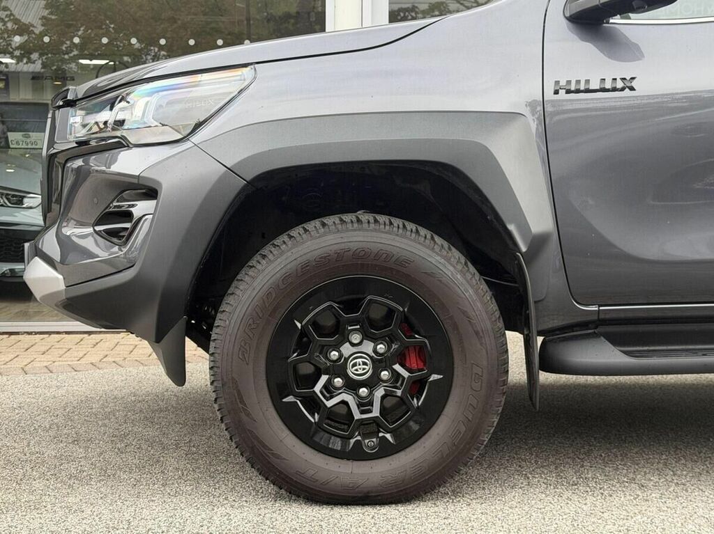 Toyota HILUX 2.8 D-4d Gr Sport II Pickup Double Cab Grey #3
