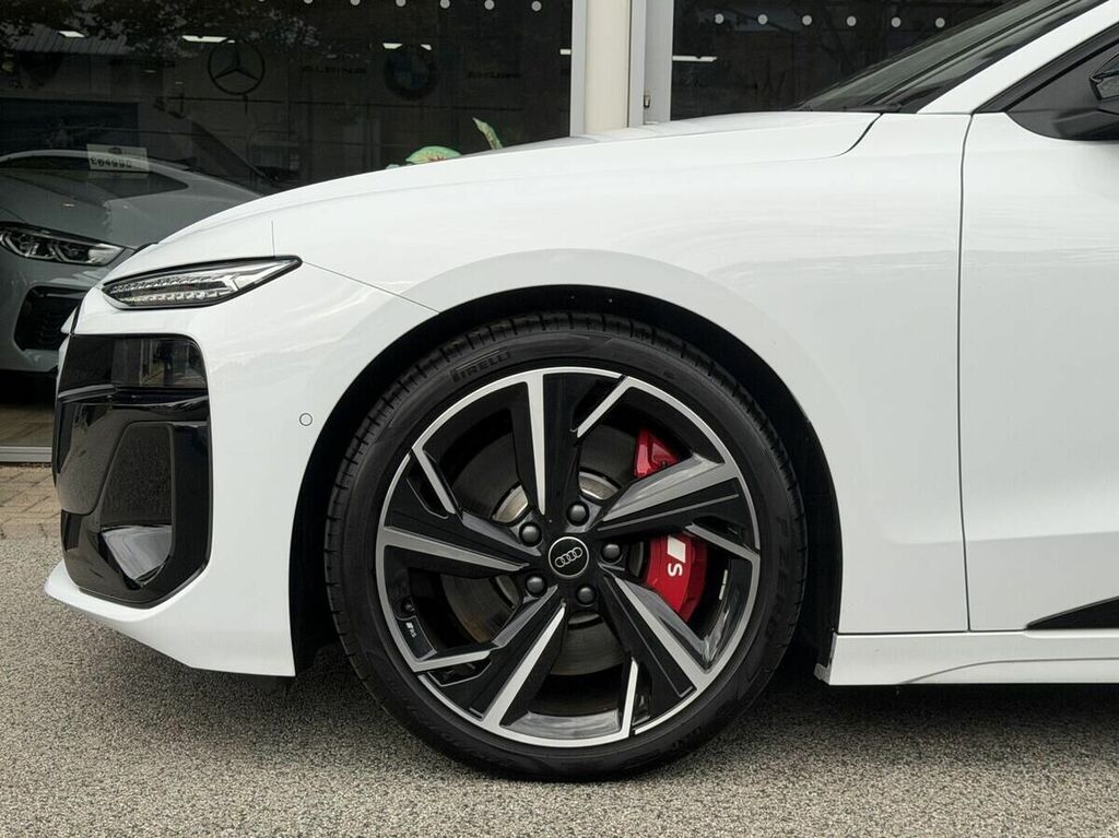 Audi E-tron 100Kwh Edition 1 Hatchback Quatt White #3