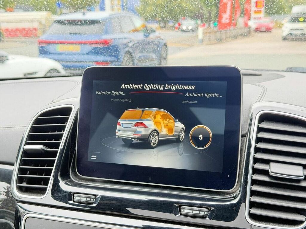 Mercedes-Benz GLE Class 350D 4Matic Amg Line 9G-tronic Blue #35