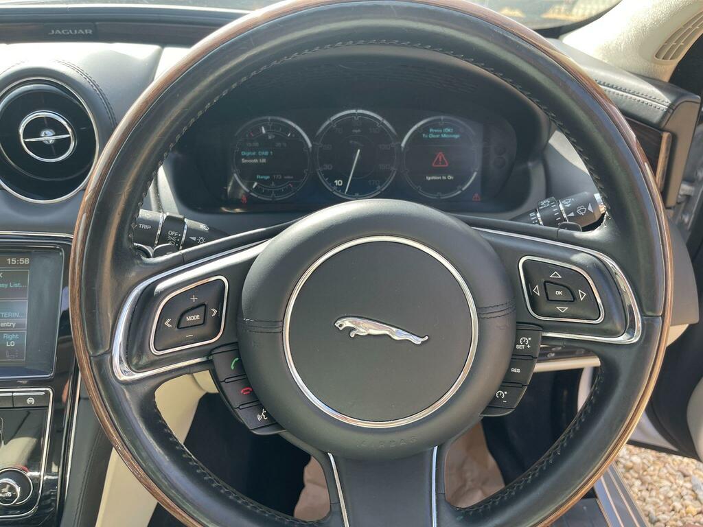 Jaguar XJ Saloon 3.0D V6 Portfolio Euro 5 Ss 20 Black #9