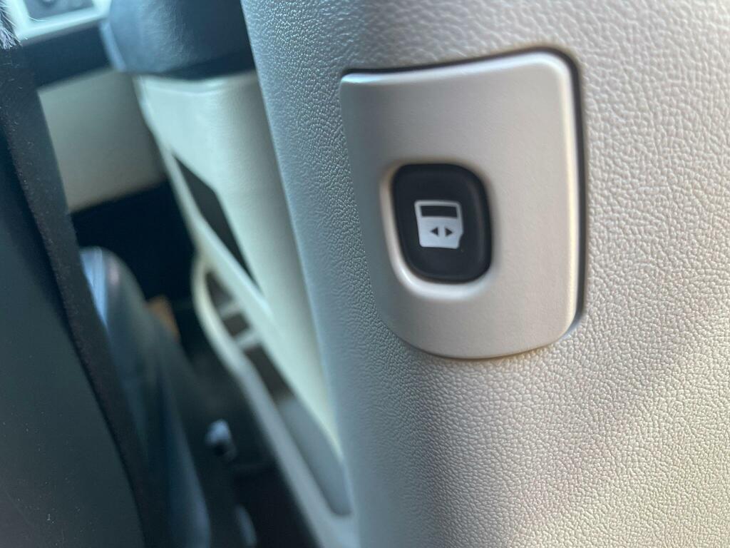 Chrysler Grand Voyager 2.8 Crd Limited Euro 4 Silver #20