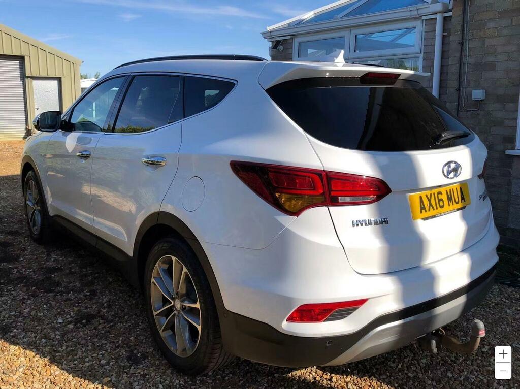 Hyundai Santa Fe 2.2 Crdi Blue Drive Premium Se 4Wd Euro 6 S White #4