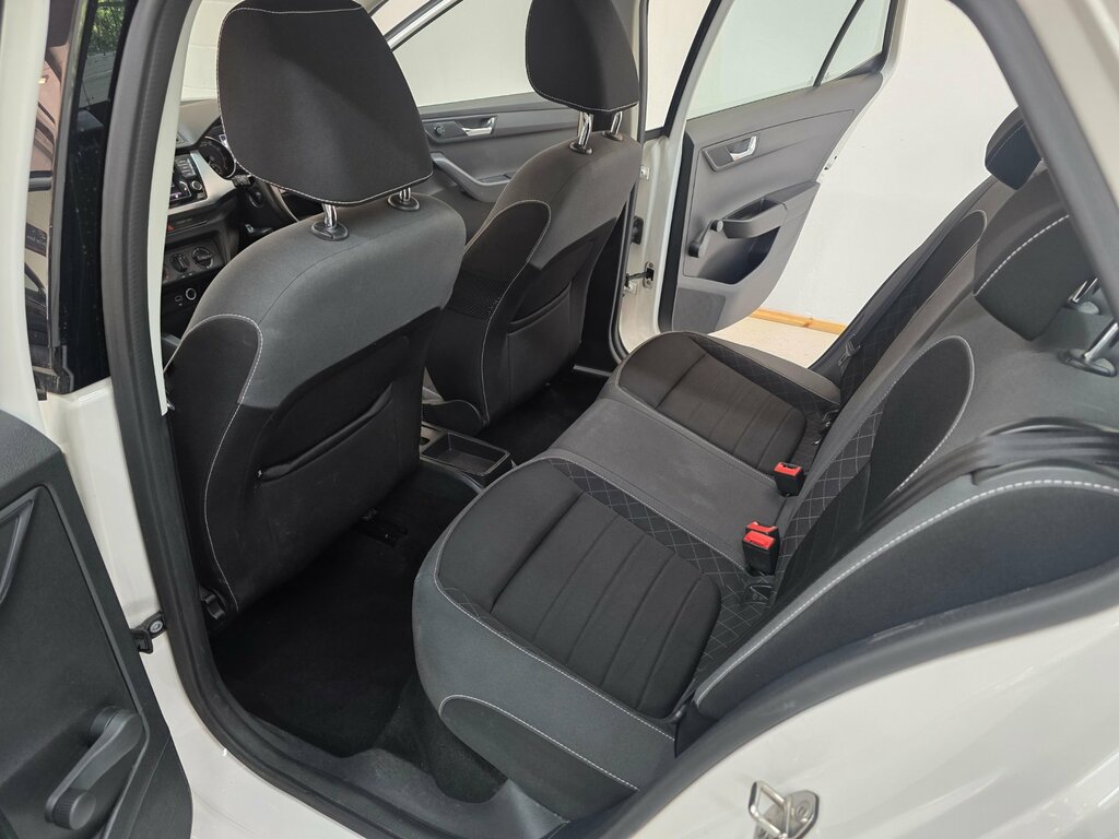 Skoda Fabia 1.0 Tsi Colour Edition Hatchback White #6