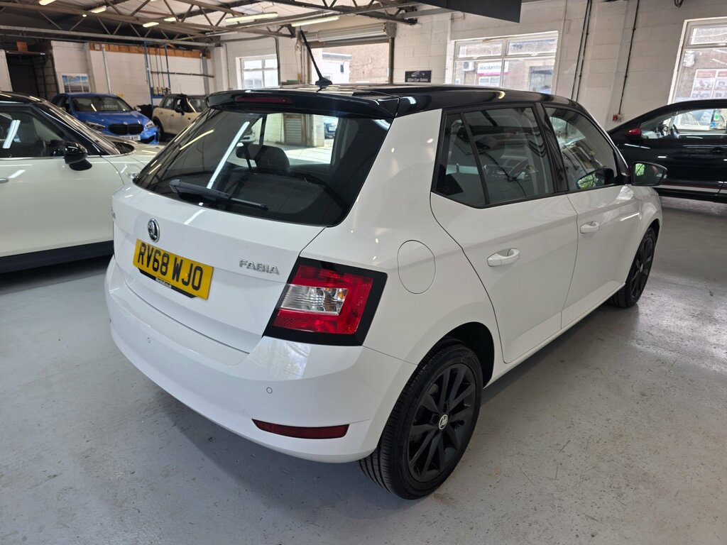 Skoda Fabia 1.0 Tsi Colour Edition Hatchback White #5