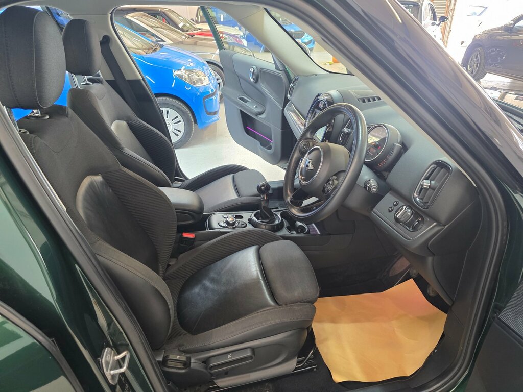 Mini Countryman 1.5 Cooper Suv Euro 6 Ss 136 Green #2