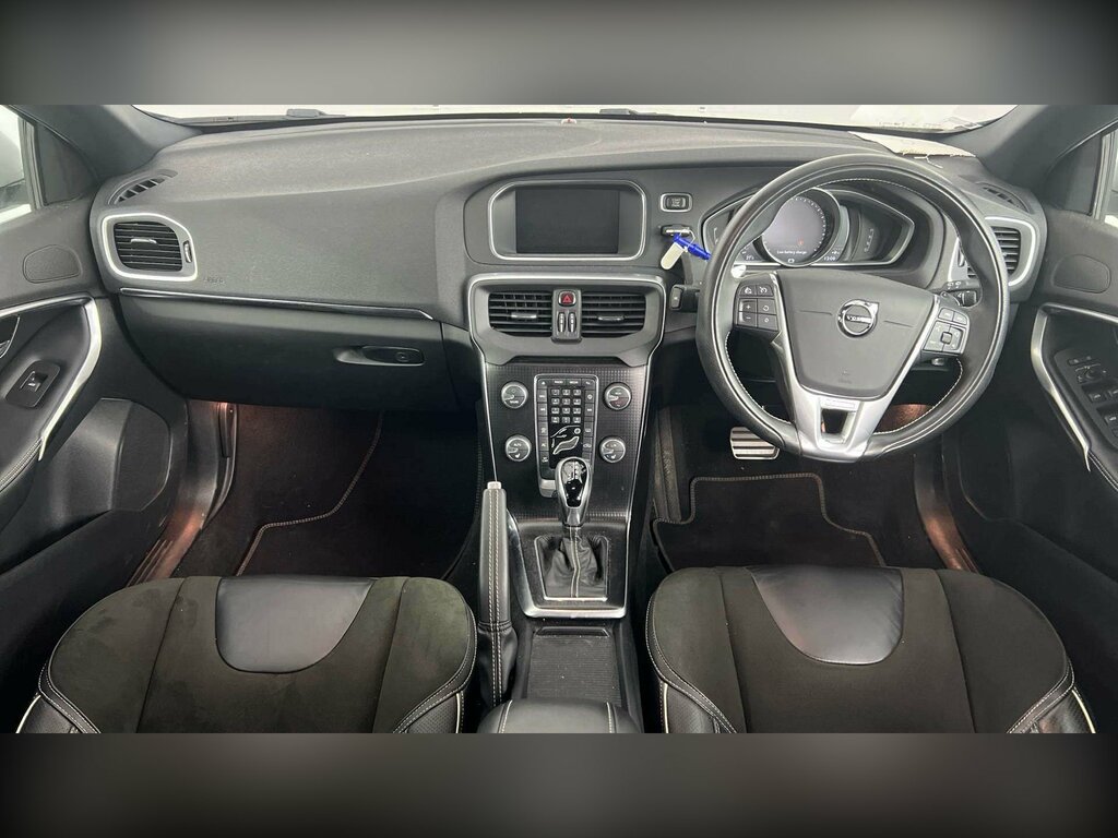 Volvo V40 1.5 T3 R-design Nav Plus Hatchback BV67HRG White #5
