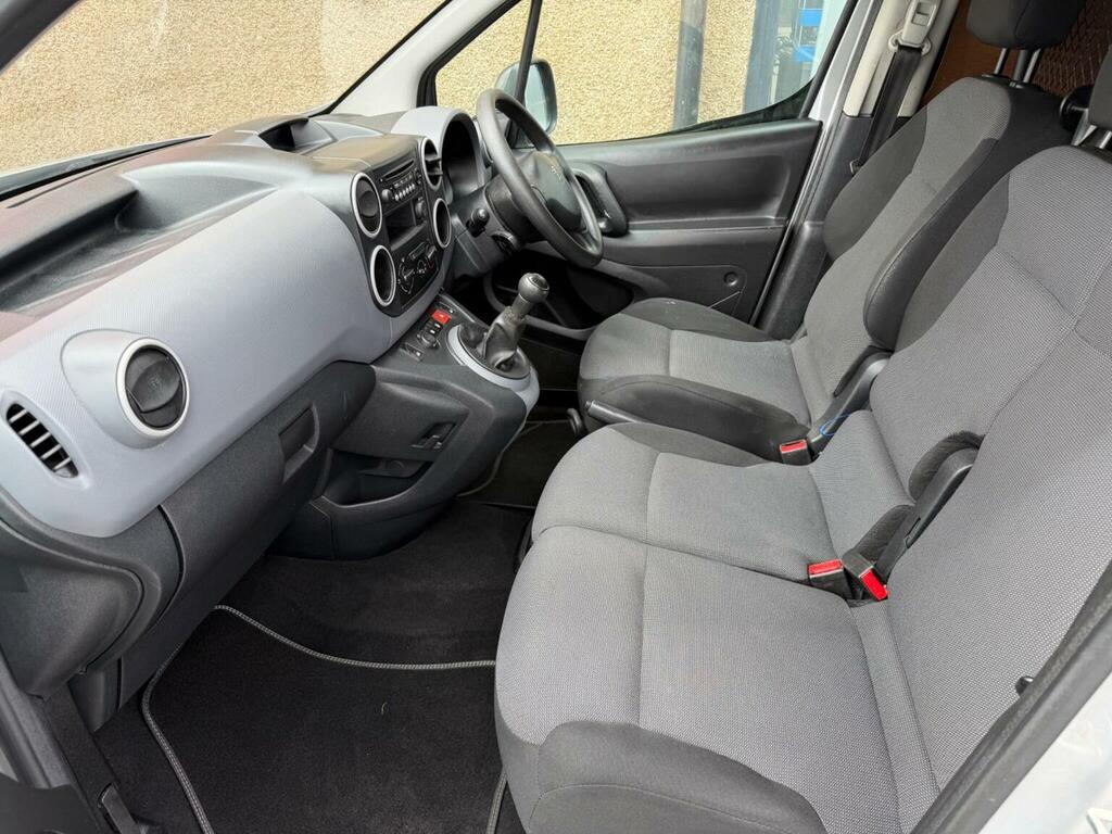 Peugeot Partner 850 1.6 Bluehdi 100 Professional Van Non S #19