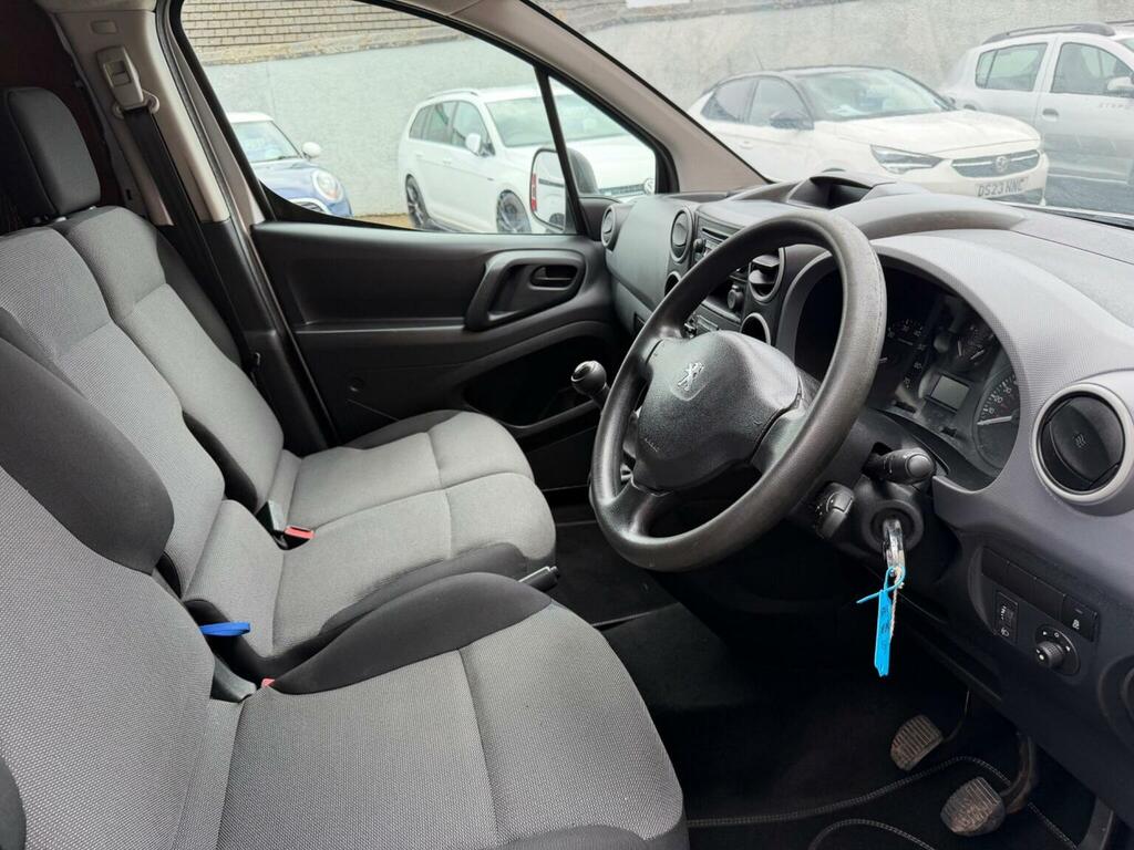 Peugeot Partner 850 1.6 Bluehdi 100 Professional Van Non S #17