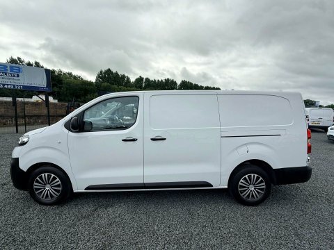 Vauxhall Vivaro 1.5 Vivaro F2900 DP23WNR White #4