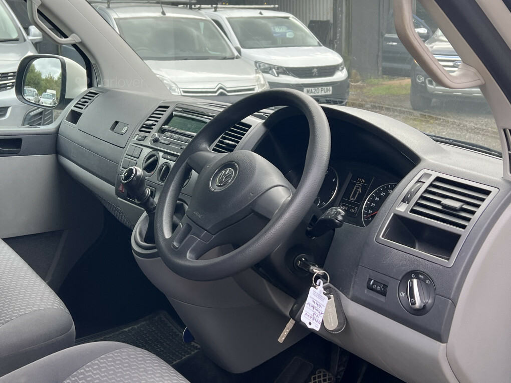 Volkswagen Transporter T30 Tdi Pv Highline Bmt Beige #8