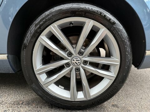 Volkswagen Passat 2.0 Tdi Scr 190 R-line Red #67