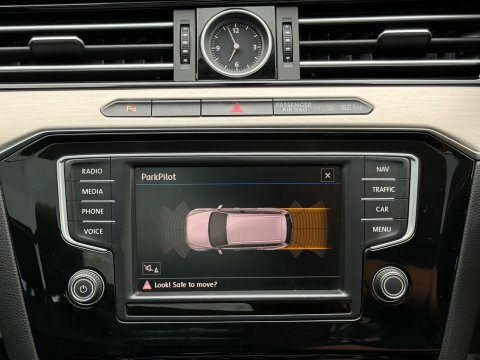 Volkswagen Passat 2.0 Tdi Scr 190 R-line Red #49