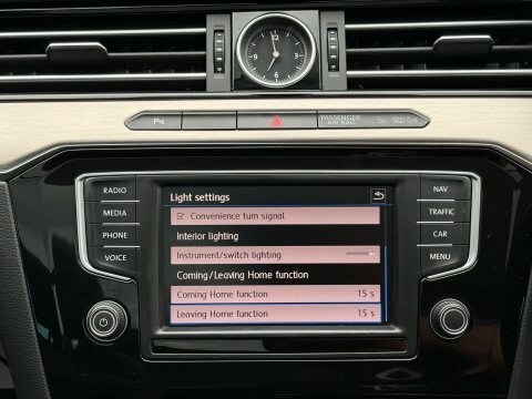Volkswagen Passat 2.0 Tdi Scr 190 R-line Red #55