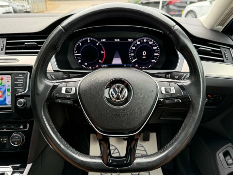 Volkswagen Passat 2.0 Tdi Scr 190 R-line Red #7