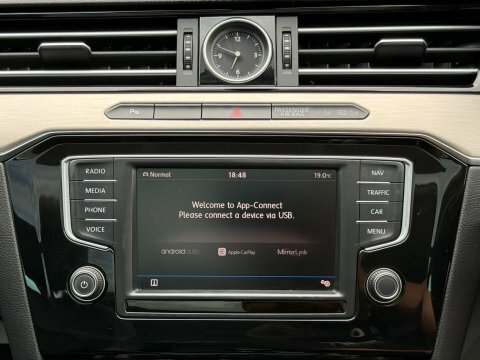 Volkswagen Passat 2.0 Tdi Scr 190 R-line Red #41