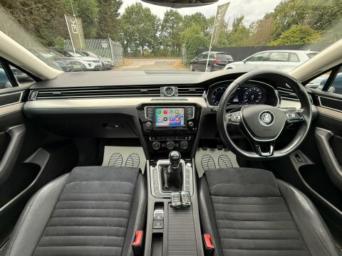 Volkswagen Passat 2.0 Tdi Scr 190 R-line Red #13