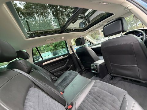 Volkswagen Passat 2.0 Tdi Scr 190 R-line Red #35