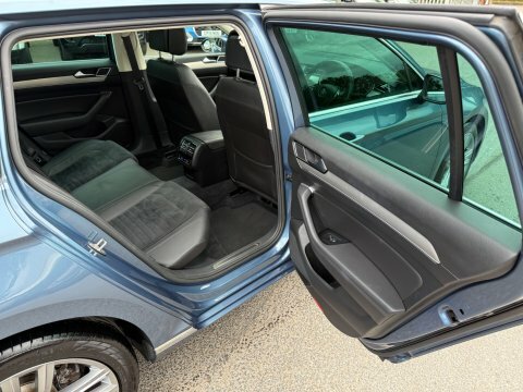 Volkswagen Passat 2.0 Tdi Scr 190 R-line Red #32