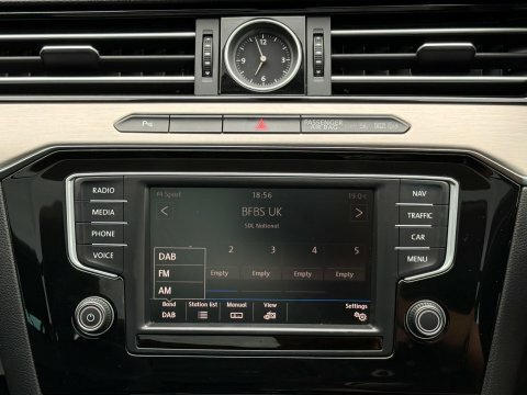 Volkswagen Passat 2.0 Tdi Scr 190 R-line Red #53