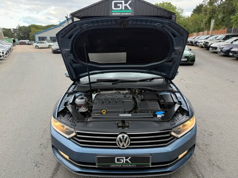 Volkswagen Passat 2.0 Tdi Scr 190 R-line Red #63