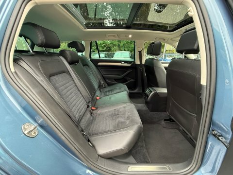 Volkswagen Passat 2.0 Tdi Scr 190 R-line Red #17