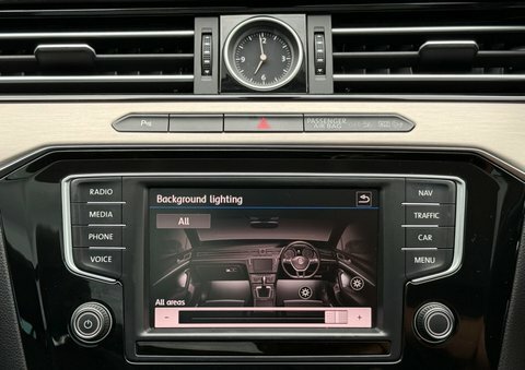 Volkswagen Passat 2.0 Tdi Scr 190 R-line Red #54