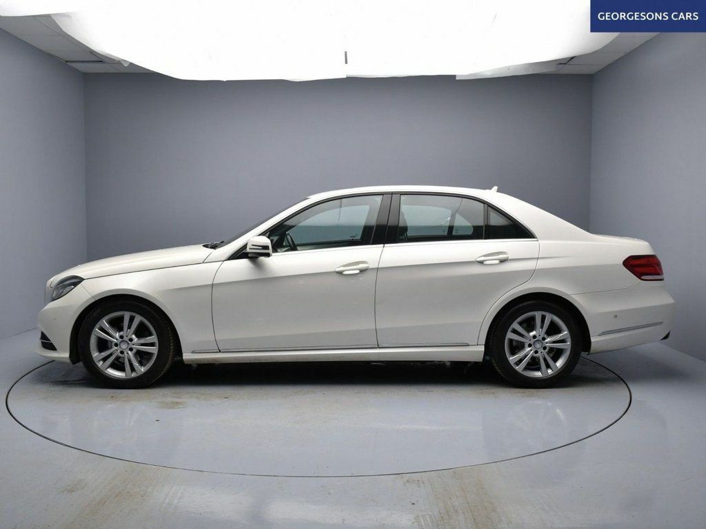 Mercedes-Benz E Class E220 Cdi Se Saloon White #4
