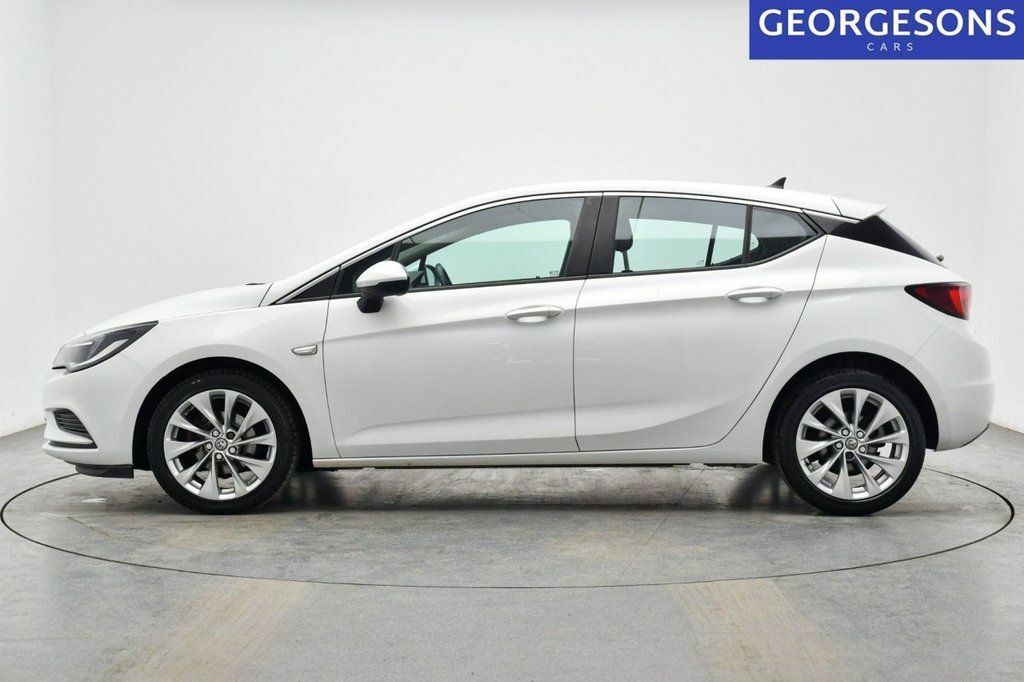 Vauxhall Astra Turbo Tech Line Hatchback White #3