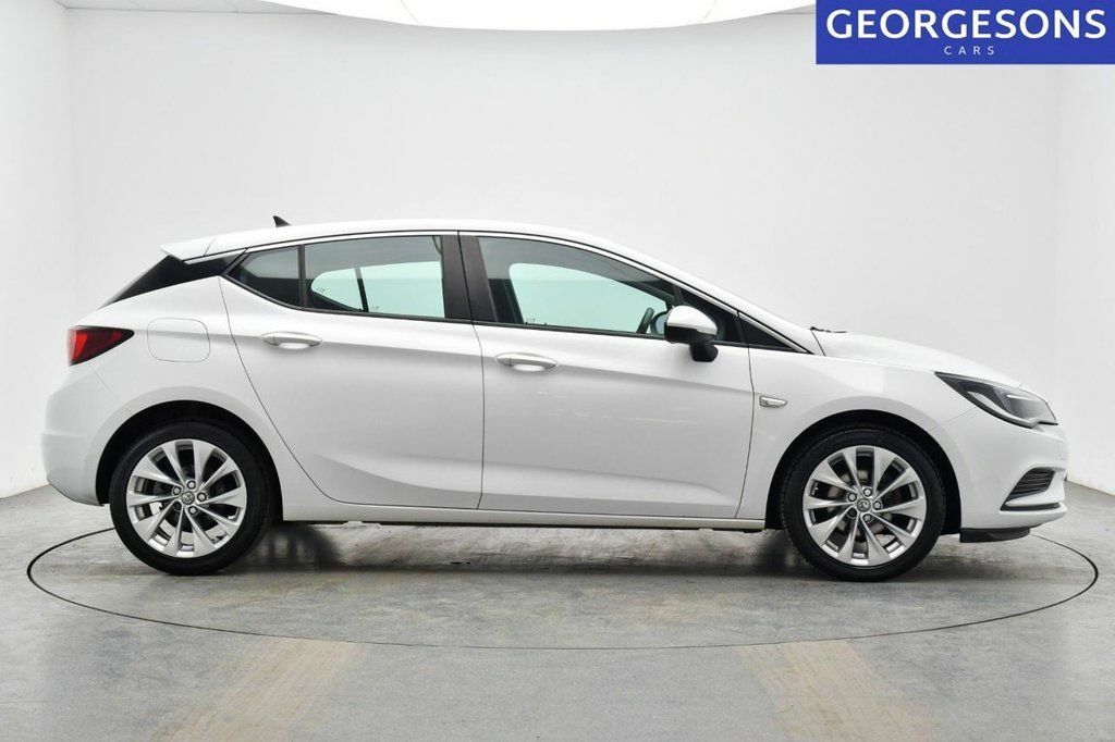 Vauxhall Astra Turbo Tech Line Hatchback White #6