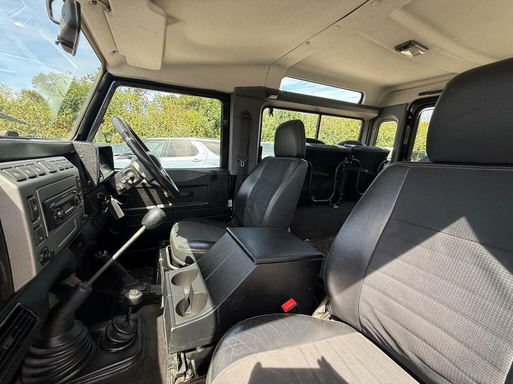 Land Rover Defender 90 2.5 90 Td5 County Station Wagon 120 Bhp Black #33