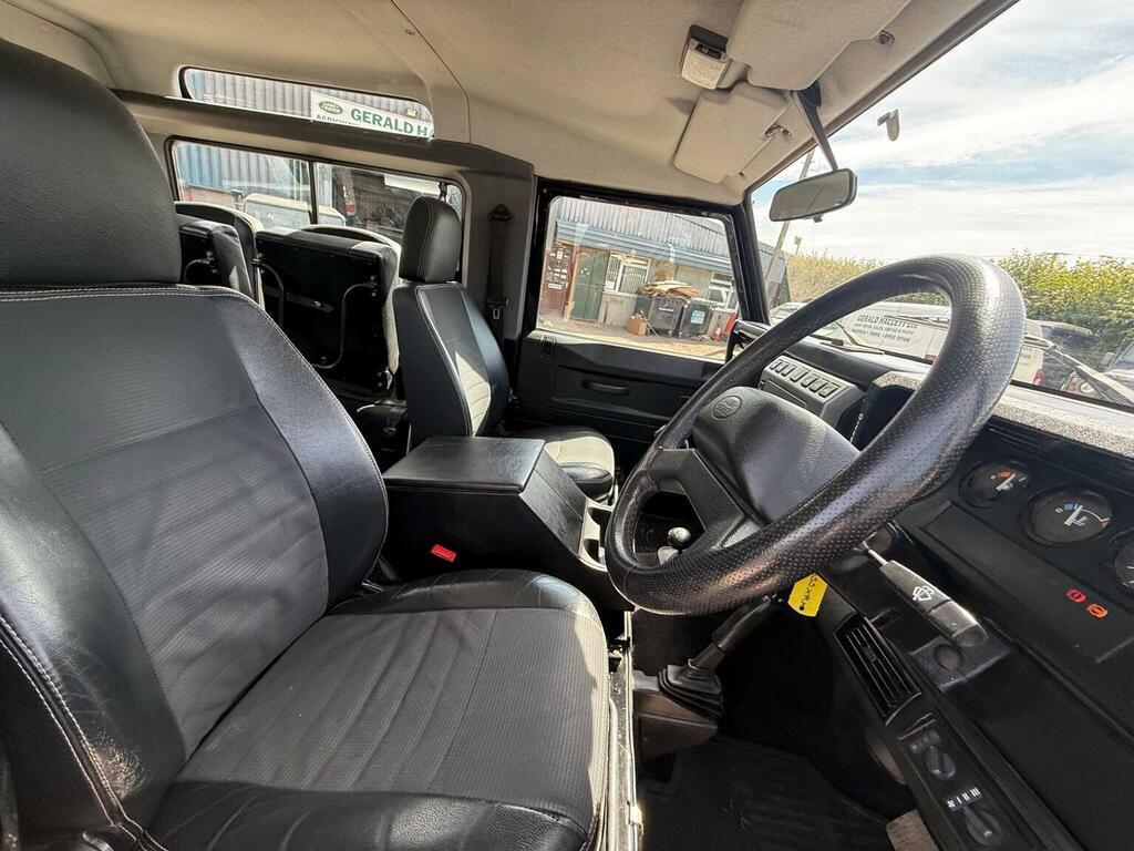 Land Rover Defender 90 2.5 90 Td5 County Station Wagon 120 Bhp Black #22