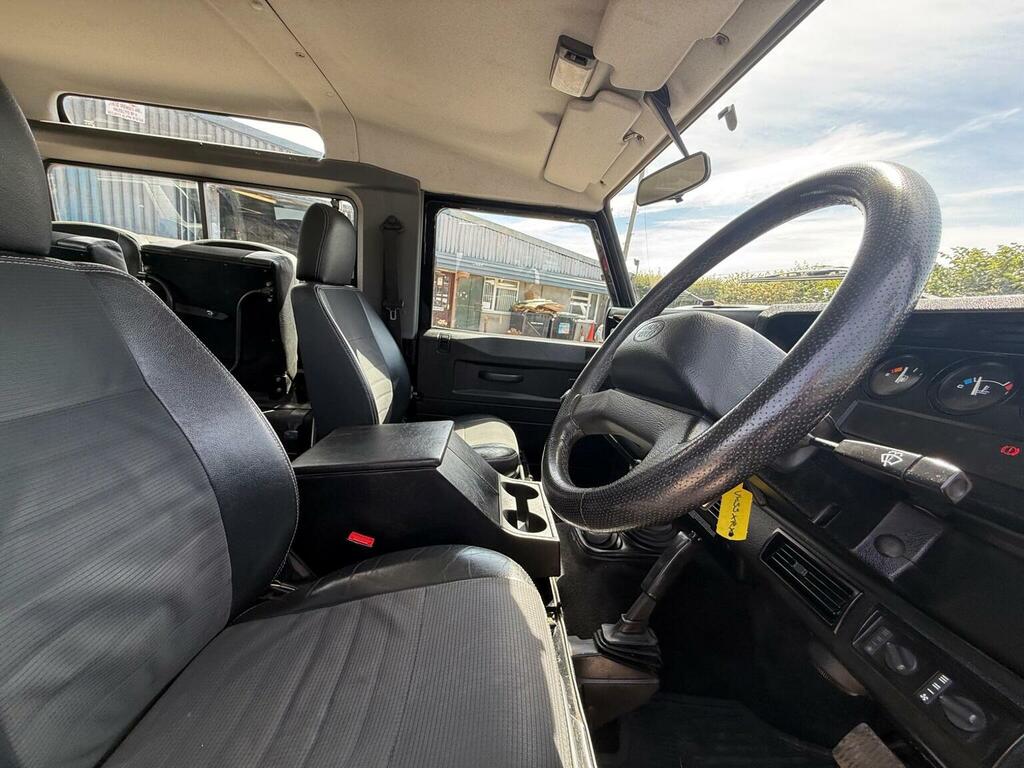 Land Rover Defender 90 2.5 90 Td5 County Station Wagon 120 Bhp Black #24