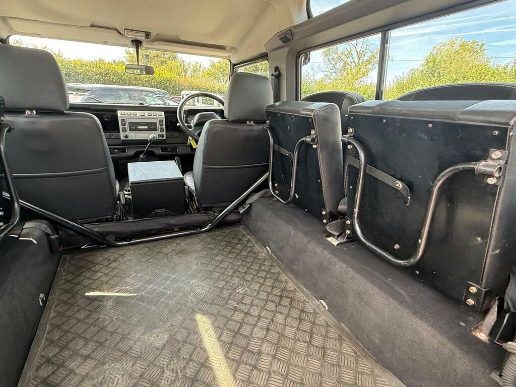 Land Rover Defender 90 2.5 90 Td5 County Station Wagon 120 Bhp Black #26