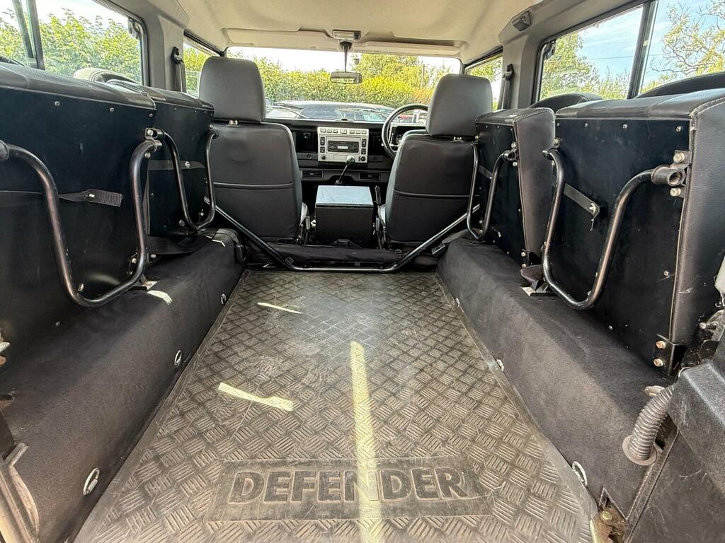 Land Rover Defender 90 2.5 90 Td5 County Station Wagon 120 Bhp Black #25