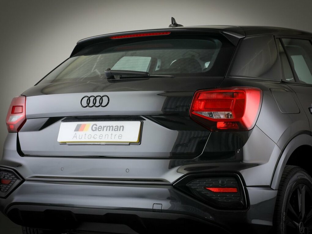 Audi Q2 1.5L Sport Black #5