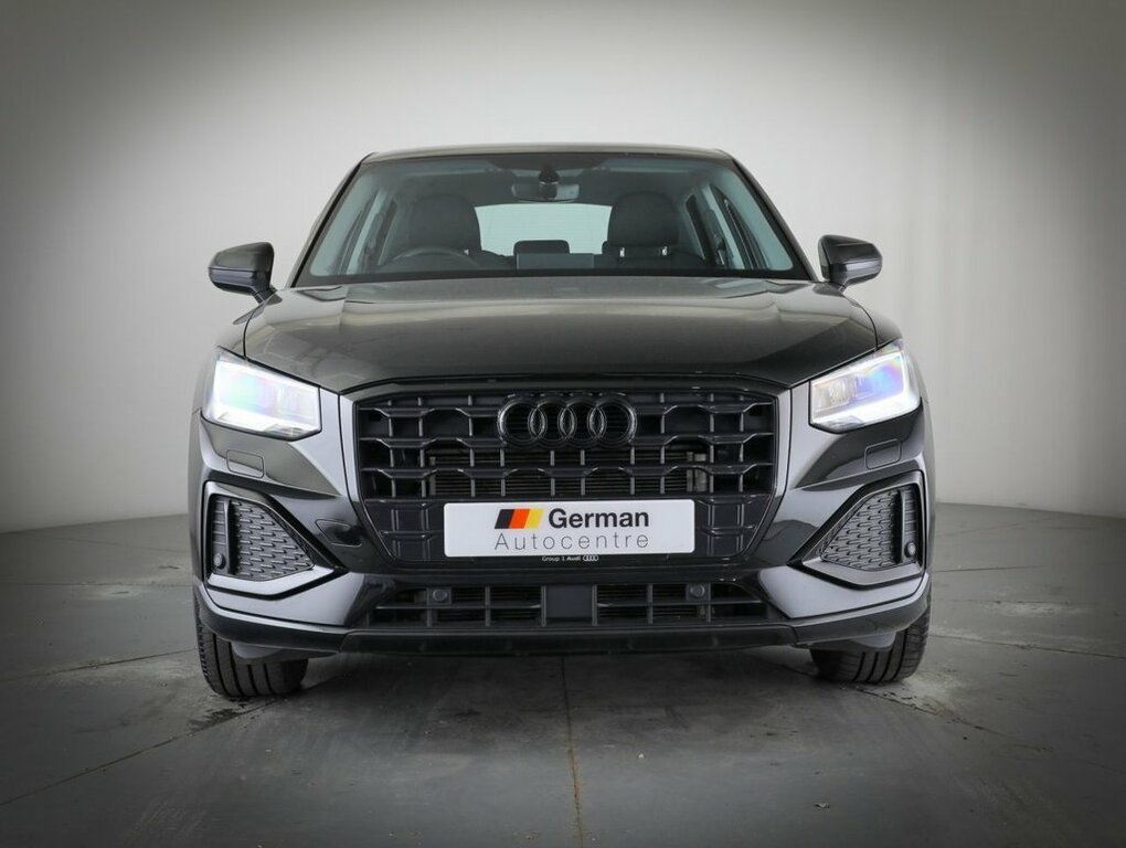 Audi Q2 1.5L Sport Black #4