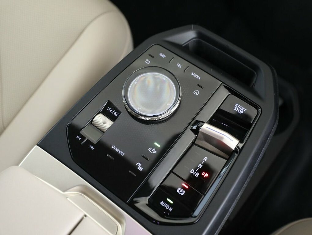 BMW iX 240Kw Xdrive40 M Sport 76.6Kwh Black #36