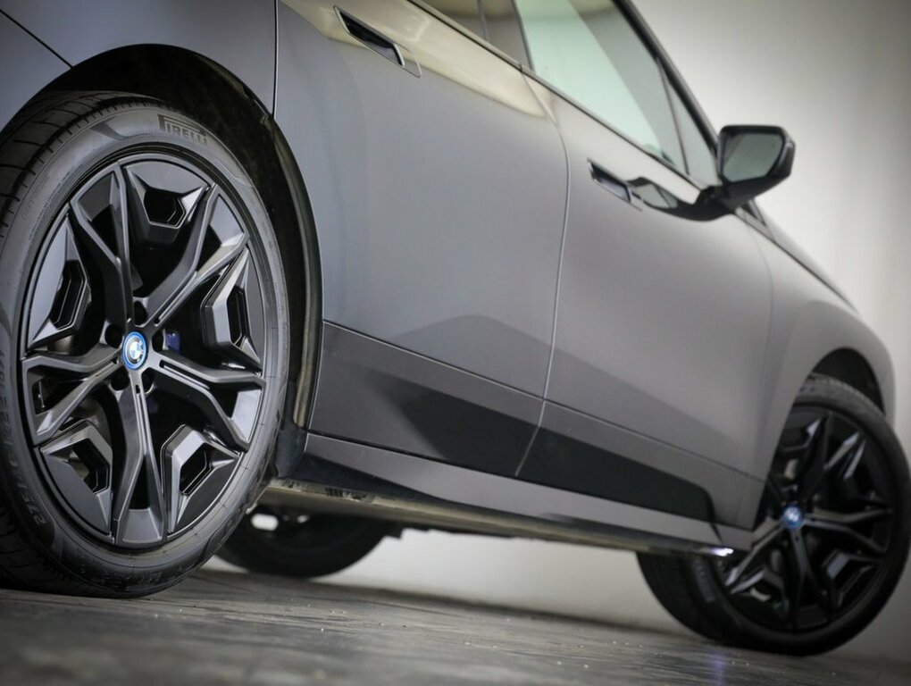 BMW iX 240Kw Xdrive40 M Sport 76.6Kwh Black #8
