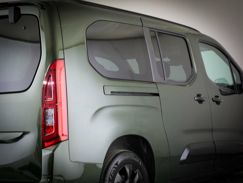 Vauxhall Combo-e Life Mpv NL75WDK Green #5