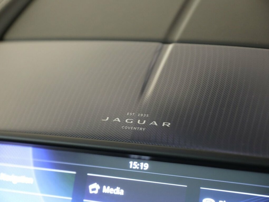 Jaguar F-Type 2.0 P300 R-dynamic Silver #52