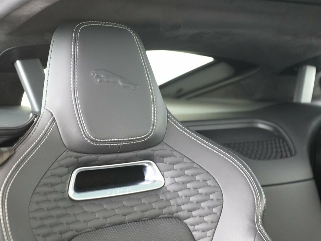 Jaguar F-Type 2.0 P300 R-dynamic Silver #33