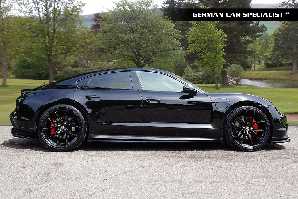 Porsche Taycan Saloon Black #3