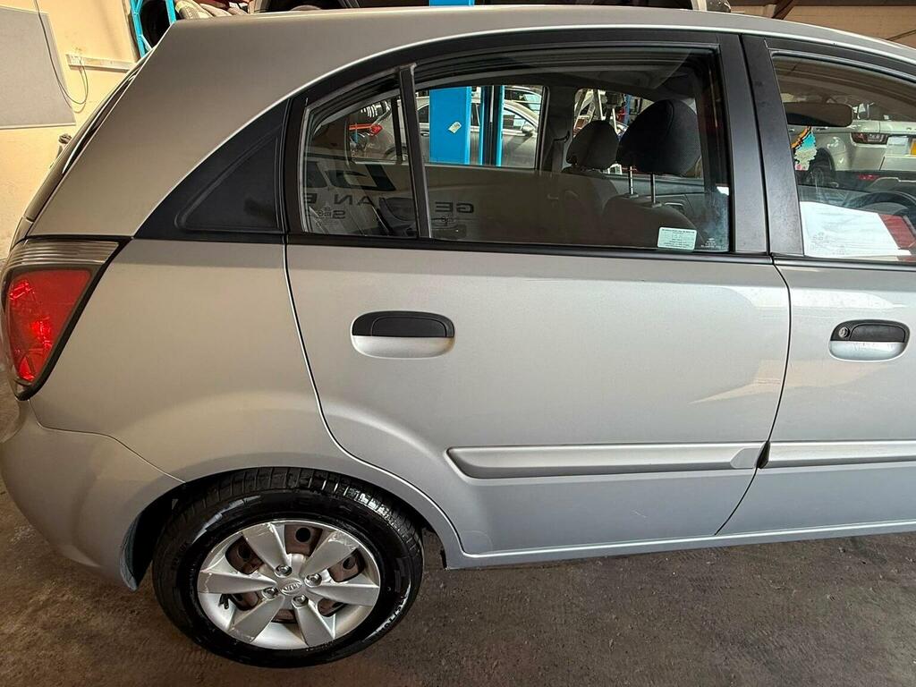 Kia RIO 2010 1.4 Strike 96 Bhp Mot Service Warranty Ser Black #37