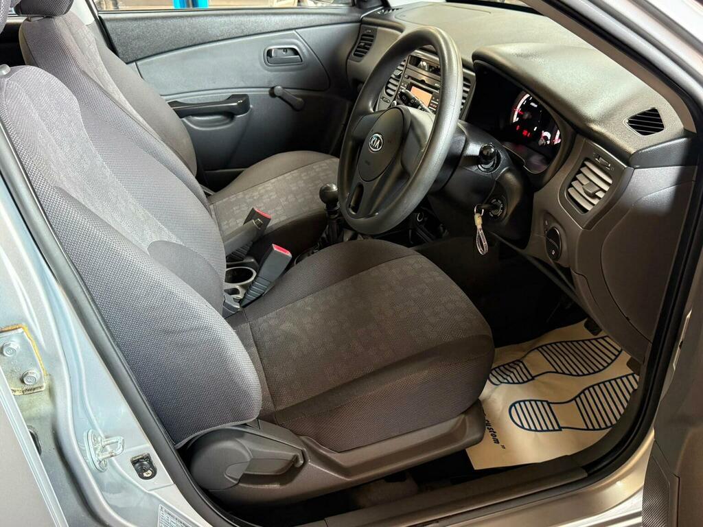 Kia RIO 2010 1.4 Strike 96 Bhp Mot Service Warranty Ser Black #38