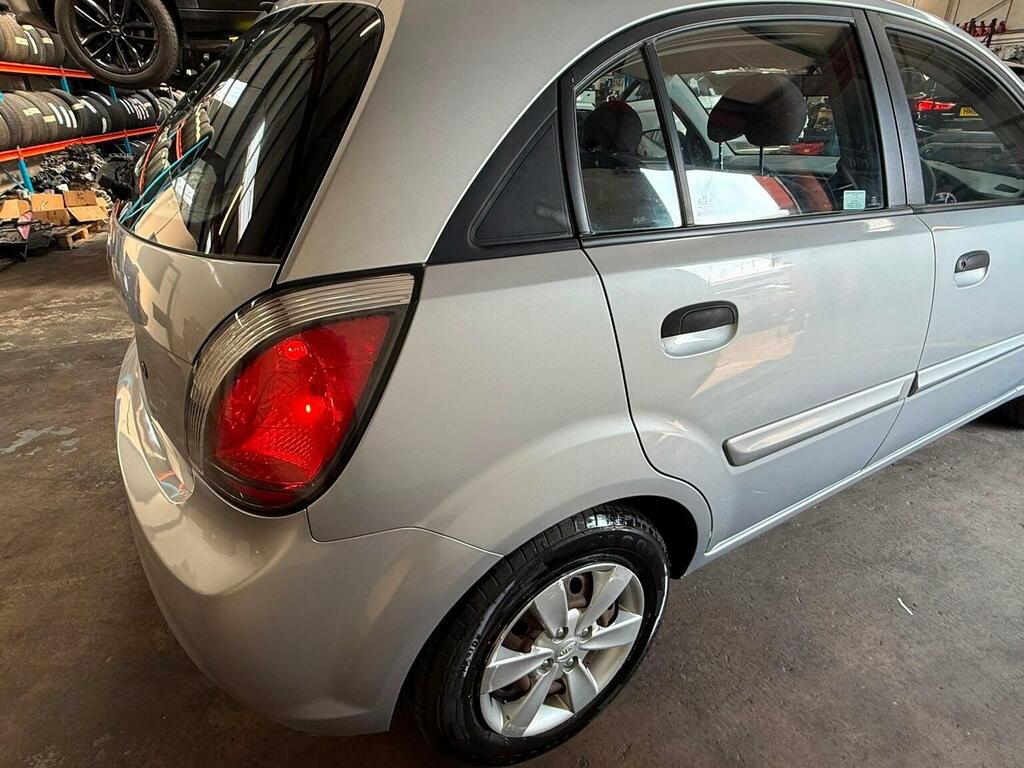 Kia RIO 2010 1.4 Strike 96 Bhp Mot Service Warranty Ser Black #35